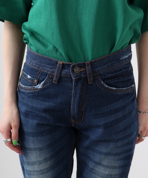 atONE(アットワン)の「atONE ヴィンテージ加工 テーパードデニムパンツ(デニムパンツ・レディース・ネイビー/ブルー・3L/4L/L/LL/M)」の3枚目の写真
