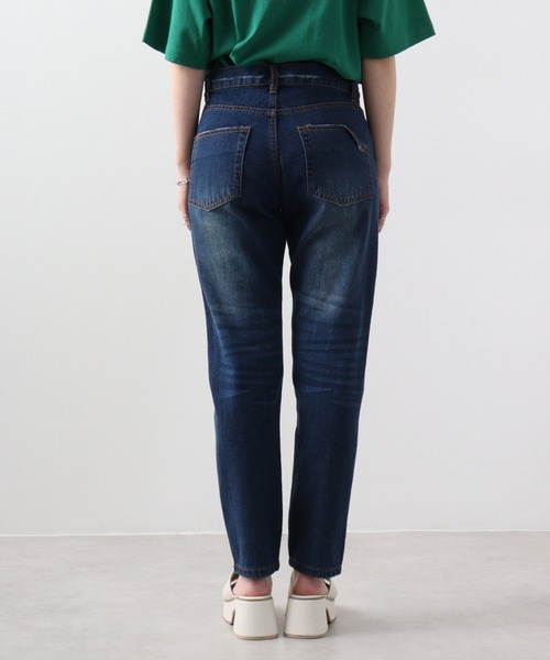 atONE(アットワン)の「atONE ヴィンテージ加工 テーパードデニムパンツ(デニムパンツ・レディース・ネイビー/ブルー・3L/4L/L/LL/M)」の15枚目の写真