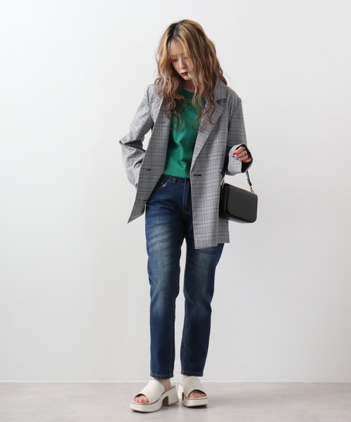 atONE(アットワン)の「atONE ヴィンテージ加工 テーパードデニムパンツ(デニムパンツ・レディース・ネイビー/ブルー・3L/4L/L/LL/M)」の12枚目の写真