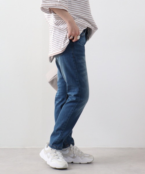 atONE(アットワン)の「atONE ヴィンテージ加工 テーパードデニムパンツ(デニムパンツ・レディース・ネイビー/ブルー・3L/4L/L/LL/M)」の17枚目の写真