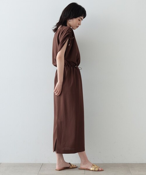 GALLEST（ギャレスト）の「◆ドロストスリーブIラインワンピース（ワンピース・レディース・ダークブラウン/スモーキーグリーン系/ブラック・38/34）」の4枚目の写真
