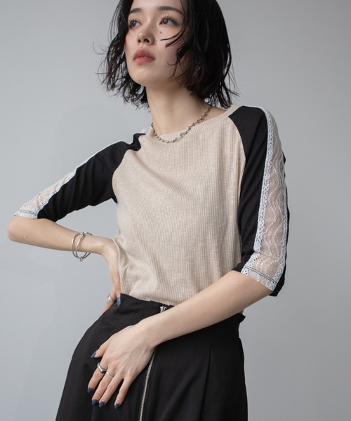 VACANCY(ヴァカンシー)の「レースラインラグランリブトップス(Tシャツ/カットソー・レディース・グレー系その他/ホワイト×ブラック/グリーン・FREE)」の2枚目の写真