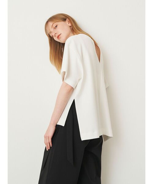 ELENDEEK(エレンディーク)の「バックVオーバーカットソー(Tシャツ/カットソー・レディース・ブルー/オフホワイト/ブラック・FREE)」の15枚目の写真