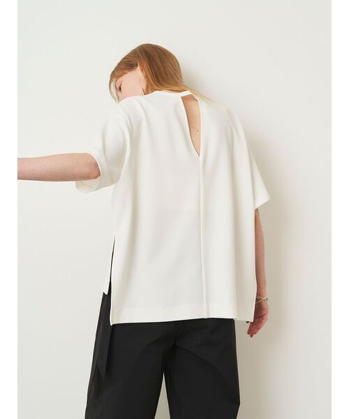 ELENDEEK(エレンディーク)の「バックVオーバーカットソー(Tシャツ/カットソー・レディース・ブルー/オフホワイト/ブラック・FREE)」の16枚目の写真