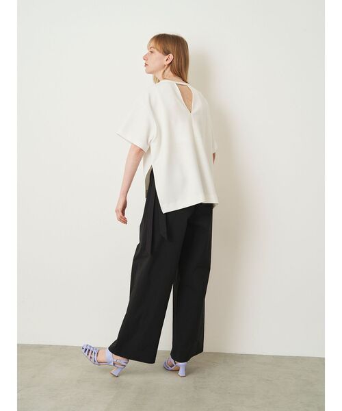 ELENDEEK(エレンディーク)の「バックVオーバーカットソー(Tシャツ/カットソー・レディース・ブルー/オフホワイト/ブラック・FREE)」の22枚目の写真