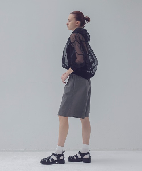 DRESSLAVE(ドレスレイブ)の「sartorial tuck half pants(タックハーフパンツ)(その他パンツ・レディース・ブラック/グレー・38)」の7枚目の写真