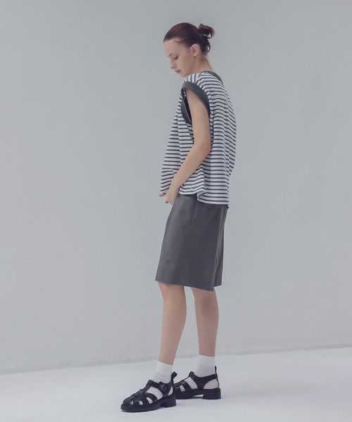 DRESSLAVE(ドレスレイブ)の「sartorial tuck half pants(タックハーフパンツ)(その他パンツ・レディース・ブラック/グレー・38)」の9枚目の写真