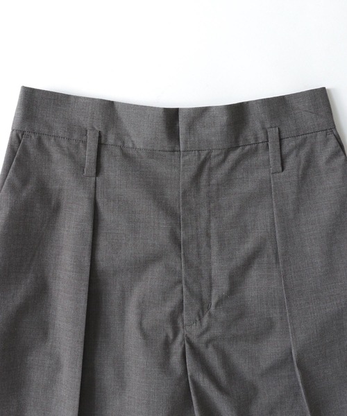DRESSLAVE(ドレスレイブ)の「sartorial tuck half pants(タックハーフパンツ)(その他パンツ・レディース・ブラック/グレー・38)」の11枚目の写真