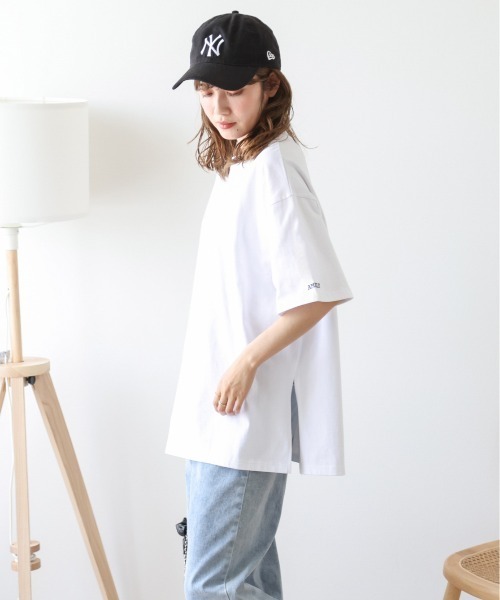 AMELY(エミリー)の「ワンポイントロゴTシャツ(Tシャツ/カットソー・レディース・ベージュ/グレー/ブラック/ホワイト・フリー)」の11枚目の写真