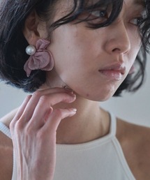 marjour（マージュール）の「SHEER HALF FLOWER PIERCE（ピアス（両耳用）・レディース）」