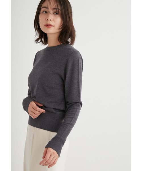 emmi(エミ)の「ウォッシャブルワンポイントクルーネックニットトップス(ニット/セーター・レディース・キャメル/レッド/チャコールグレー/アイボリー・FREE)」の9枚目の写真