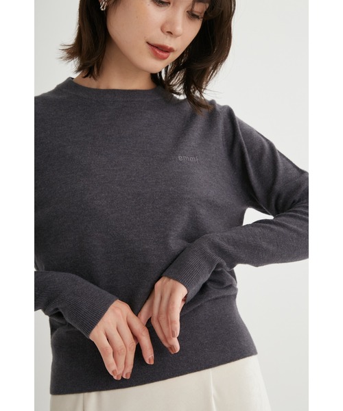 emmi(エミ)の「ウォッシャブルワンポイントクルーネックニットトップス(ニット/セーター・レディース・キャメル/レッド/チャコールグレー/アイボリー・FREE)」の11枚目の写真