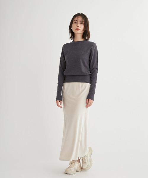 emmi(エミ)の「ウォッシャブルワンポイントクルーネックニットトップス(ニット/セーター・レディース・キャメル/レッド/チャコールグレー/アイボリー・FREE)」の14枚目の写真