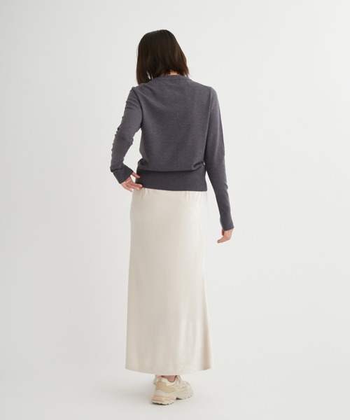 emmi(エミ)の「ウォッシャブルワンポイントクルーネックニットトップス(ニット/セーター・レディース・キャメル/レッド/チャコールグレー/アイボリー・FREE)」の16枚目の写真