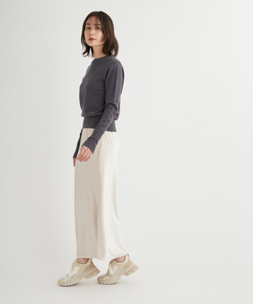 emmi(エミ)の「ウォッシャブルワンポイントクルーネックニットトップス(ニット/セーター・レディース・キャメル/レッド/チャコールグレー/アイボリー・FREE)」の17枚目の写真
