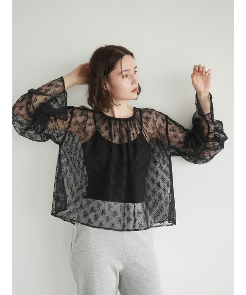 FIKA.(フィーカ)の「Gather sleeve lace blouse(シャツ/ブラウス・レディース・ブラック/オフホワイト・MEDIUM)」の13枚目の写真