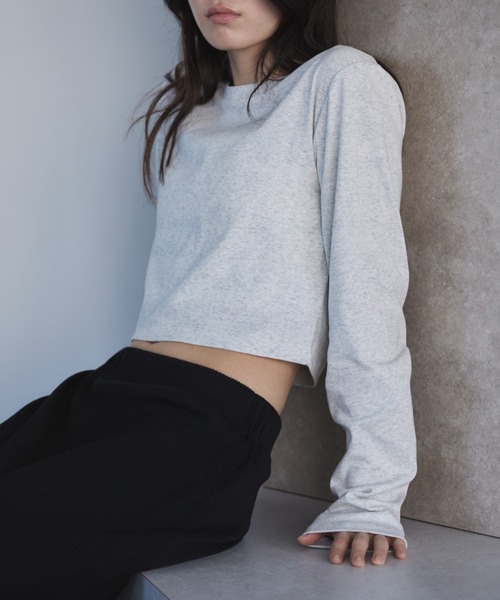 feepur（フェピュール）の「クロップドフライスロンTee（Tシャツ/カットソー・レディース・ブラック/オフホワイト/グレー/ネイビー/オートミール・MEDIUM）」の4枚目の写真