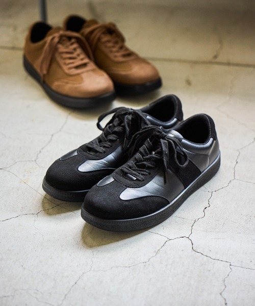 GLOBAL WORK（グローバルワーク）の「エアかるクラシックスニーカー/142642（スニーカー・メンズ・アイボリー/ブラック/ブラック系その他/ブラウン・SMALL/MEDIUM/LARGE）」の2枚目の写真