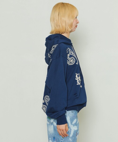 FREAK'S STORE(フリークスストア)の「YMYM × FREAK'S STORE/ワイエムワイエム 別注 YMYM Paisley Hoodie/別注 ワイエムワイエム ペイズリーフーディー(パーカー・レディース・オフホワイト/ネイビー・MEDIUM/LARGE)」の12枚目の写真