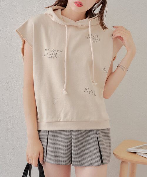 Chico(チコ)の「手書き風刺繍スウェット(Tシャツ/カットソー・レディース・チャコールグレー/グレイッシュベージュ/オートミール・FREE)」の16枚目の写真