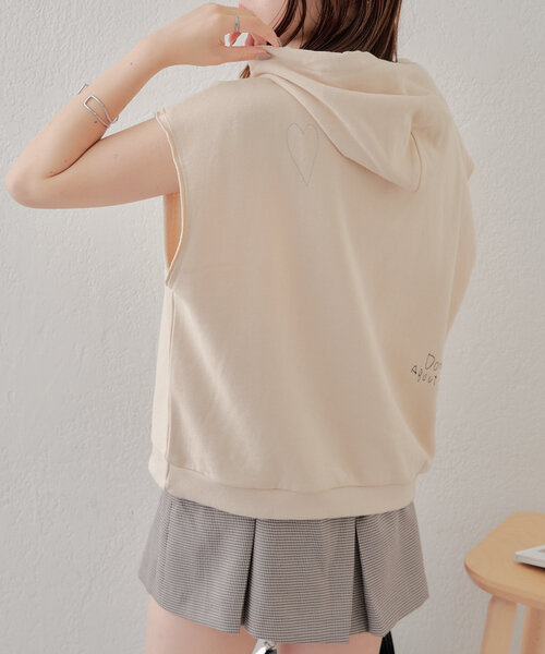Chico(チコ)の「手書き風刺繍スウェット(Tシャツ/カットソー・レディース・チャコールグレー/グレイッシュベージュ/オートミール・FREE)」の17枚目の写真