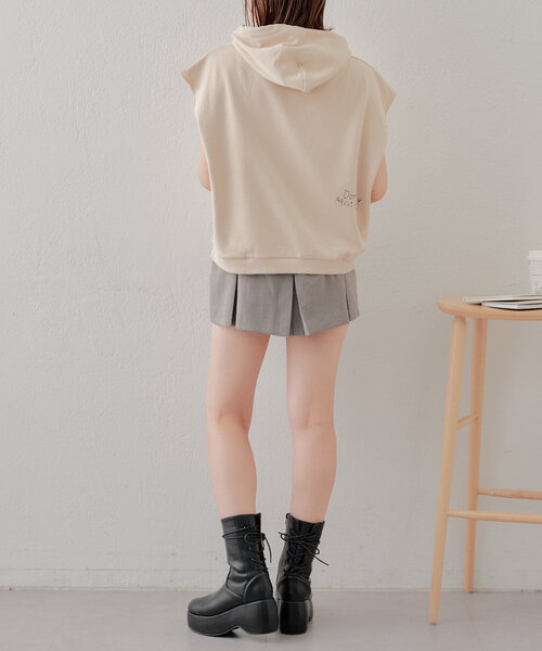 Chico(チコ)の「手書き風刺繍スウェット(Tシャツ/カットソー・レディース・チャコールグレー/グレイッシュベージュ/オートミール・FREE)」の20枚目の写真