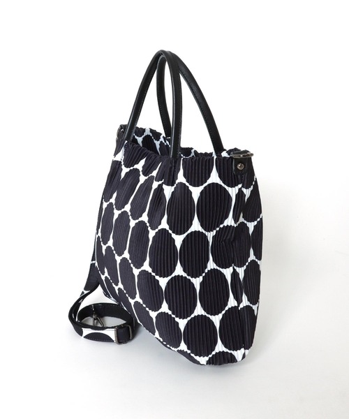 Three Four Time（ｽﾘｰﾌｫｰﾀｲﾑ）の「トリムレザープリーツBAG（ショルダーバッグ・レディース・その他/ブラック・FREE）」の5枚目の写真