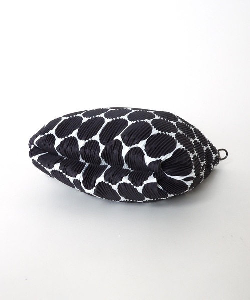 Three Four Time（ｽﾘｰﾌｫｰﾀｲﾑ）の「トリムレザープリーツBAG（ショルダーバッグ・レディース・その他/ブラック・FREE）」の6枚目の写真