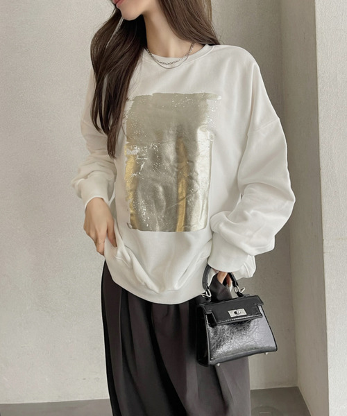 Eclat one（エクラワン）の「【Eclat one】箔プリント オーバー裏毛スウェット（スウェット・レディース・ホワイト/ブラック・FREE）」の4枚目の写真