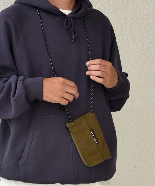 MAISON CANVVAS（メゾンキャンバス）の「【SHIPS any別注】MAISON CANVVAS: オイルドコットン マルチ ショルダーポーチ（ショルダーバッグ・メンズ・オリーブ/ベージュ/ネイビー・ONE SIZE）」の11枚目の写真