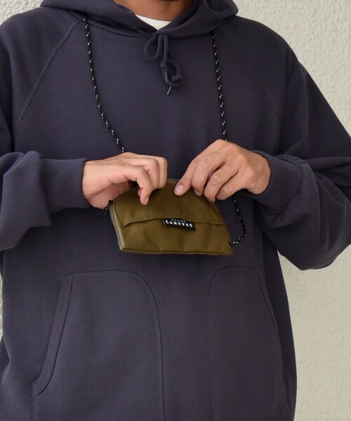 MAISON CANVVAS（メゾンキャンバス）の「【SHIPS any別注】MAISON CANVVAS: オイルドコットン マルチ ショルダーポーチ（ショルダーバッグ・メンズ・オリーブ/ベージュ/ネイビー・ONE SIZE）」の12枚目の写真