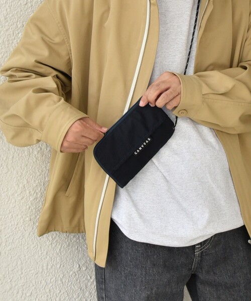 MAISON CANVVAS（メゾンキャンバス）の「【SHIPS any別注】MAISON CANVVAS: オイルドコットン マルチ ショルダーポーチ（ショルダーバッグ・メンズ・オリーブ/ベージュ/ネイビー・ONE SIZE）」の16枚目の写真