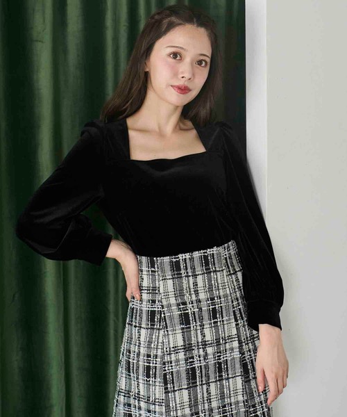 NOELA（ノエラ）の「スクエアネックベロアカットソー（Tシャツ/カットソー・レディース・ブラック/ブラウン・フリー）」の3枚目の写真