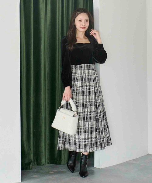 NOELA（ノエラ）の「スクエアネックベロアカットソー（Tシャツ/カットソー・レディース・ブラック/ブラウン・フリー）」の6枚目の写真