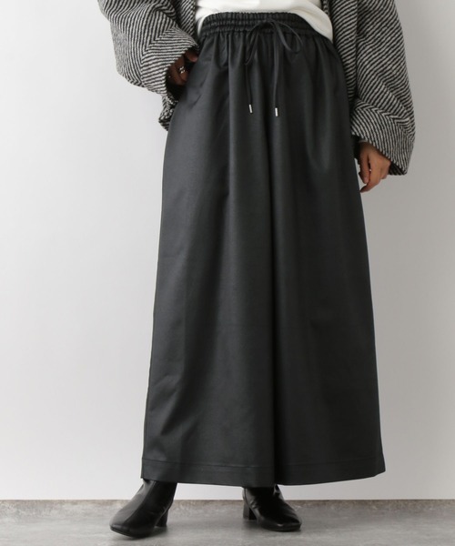 LEPSIM(レプシィム)の「レザーライクワイドパンツ 133645(その他パンツ・レディース・チャコールグレー/ブラック・FREE)」の2枚目の写真