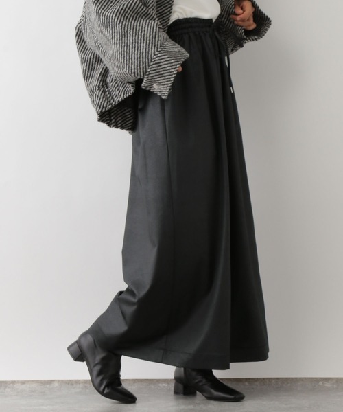 LEPSIM(レプシィム)の「レザーライクワイドパンツ 133645(その他パンツ・レディース・チャコールグレー/ブラック・FREE)」の18枚目の写真