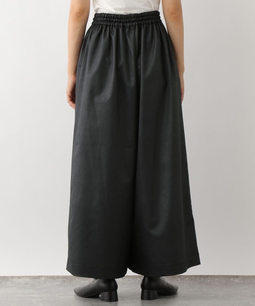 LEPSIM(レプシィム)の「レザーライクワイドパンツ 133645(その他パンツ・レディース・チャコールグレー/ブラック・FREE)」の9枚目の写真