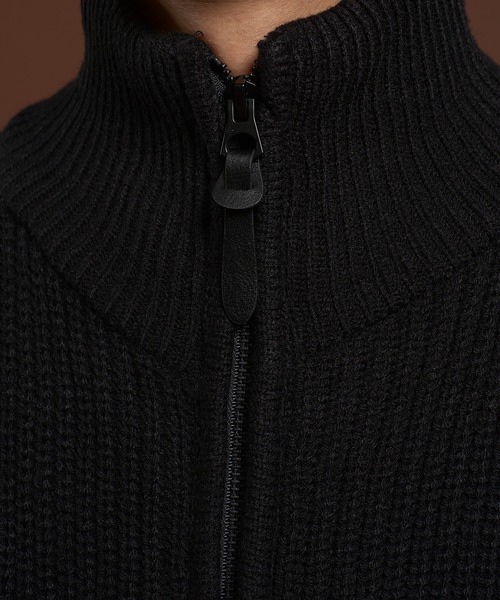 kutir(クティール)の「RUBBER LOGO DRIVERS KNIT/ラバーロゴドライバーズニット(ニット/セーター・メンズ・ネイビー/ダークブラウン/チャコールグレー/ブラック・LARGE/MEDIUM)」の8枚目の写真