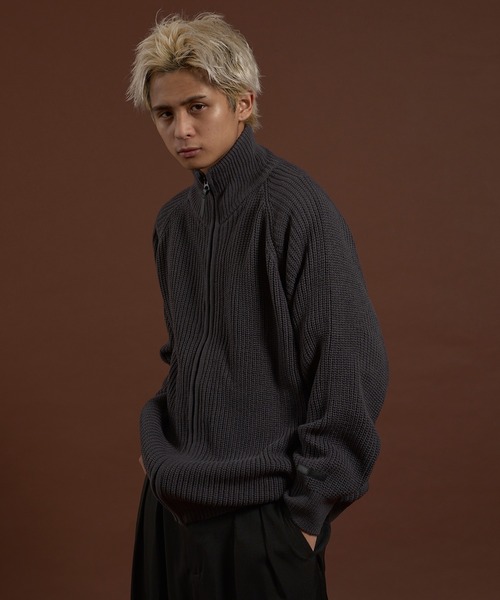 kutir(クティール)の「RUBBER LOGO DRIVERS KNIT/ラバーロゴドライバーズニット(ニット/セーター・メンズ・ネイビー/ダークブラウン/チャコールグレー/ブラック・LARGE/MEDIUM)」の12枚目の写真
