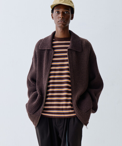 Bshop(ビショップ)の「RYE TENDER | 〈別注〉フルジップ ニットブルゾン MEN(カーディガン/ボレロ・メンズ・アイボリー/ダークグレー/ブラウン・2/3)」の11枚目の写真