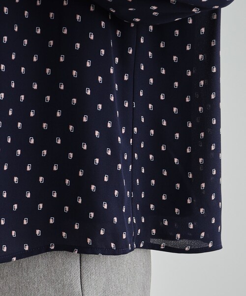 DRESKIP（ドレスキップ）の「◆あったか裏地 ハイネックブラウス【SHOO WARM】（シャツ/ブラウス・レディース・ナチュラル/ホワイト系3/グリーン系/ネイビー系・04/03/02）」の13枚目の写真