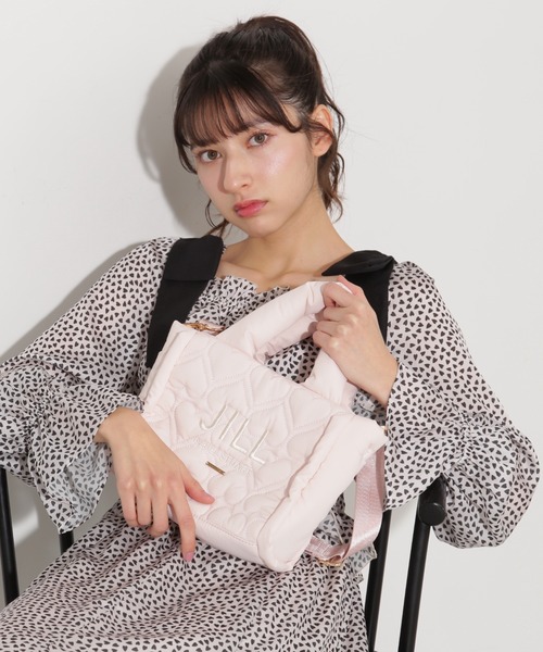 JILL by JILL STUART（ジルバイジルスチュアート）の「【WEB限定カラーあり】ハートパフトート（ショルダーバッグ・レディース・ホワイト/ピンク/ブラック/ピンク系その他/ブルー系その他・FREE）」の6枚目の写真