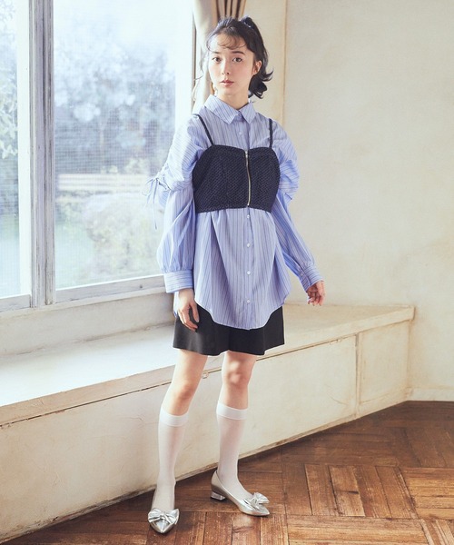 earth music&ecology（アースミュージックアンドエコロジー）の「2wayショルダードロストリボンシャツ（シャツ/ブラウス・レディース・サックスブルー/ホワイト/ピンク・FREE）」の5枚目の写真