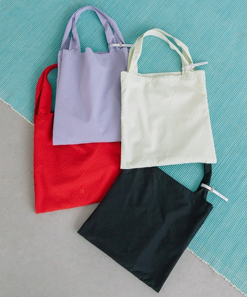 Beau're(ヴュレ)の「BEAURE ヴュレ 撥水 ロゴ刺繍入り チェック柄 トート(トートバッグ・レディース・ライム/レッド/ブラック/ライラック・FREE)」の10枚目の写真