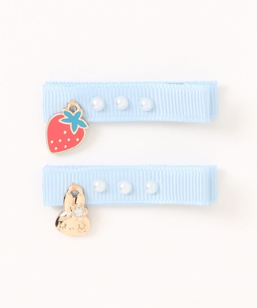 KP DECO（ケーピーデコ）の「イチゴモチーフヘアクリップ（バレッタ/ヘアクリップ・キッズ・オフホワイト/サックスブルー・FREE）」の2枚目の写真