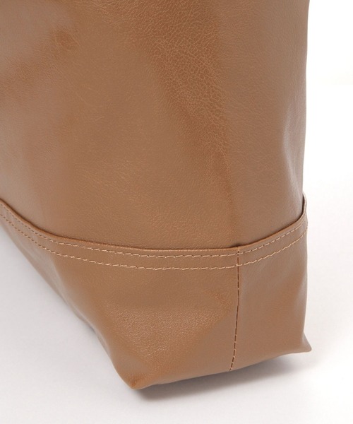 LAKOLE（ラコレ）の「ソフトトライアングルトートバッグ / 319966（トートバッグ・レディース・ライトブラウン/オフホワイト/ブラック・FREE）」の17枚目の写真