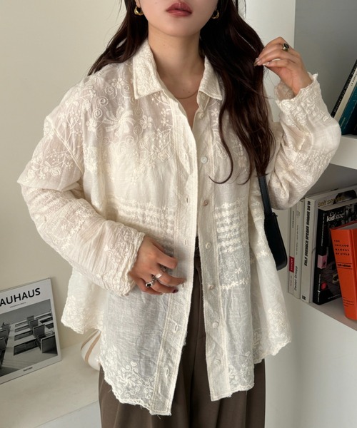 efill（エフィル）の「ウエスト シャーリング風 レトロ シャツ（シャツ/ブラウス・レディース・ベージュ・FREE）」の7枚目の写真