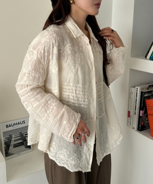 efill（エフィル）の「ウエスト シャーリング風 レトロ シャツ（シャツ/ブラウス・レディース・ベージュ・FREE）」の17枚目の写真