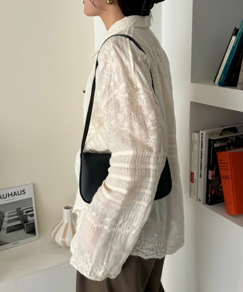 efill（エフィル）の「ウエスト シャーリング風 レトロ シャツ（シャツ/ブラウス・レディース・ベージュ・FREE）」の16枚目の写真