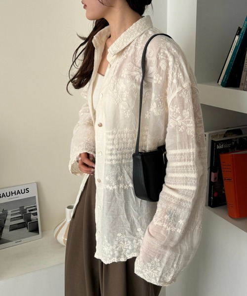 efill（エフィル）の「ウエスト シャーリング風 レトロ シャツ（シャツ/ブラウス・レディース・ベージュ・FREE）」の18枚目の写真